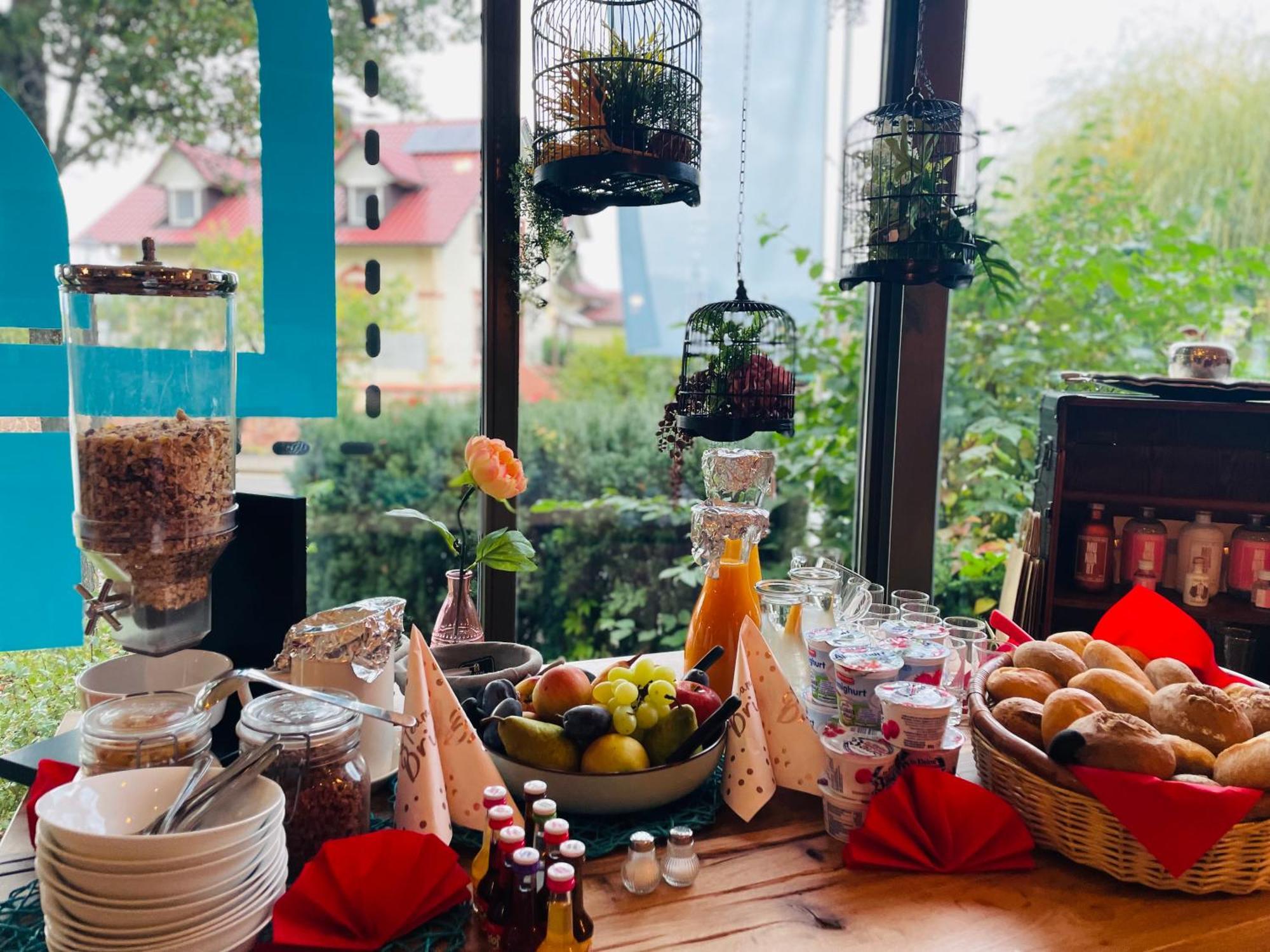 Zum Rayers Cafe-Restaurant & Boutique-Hotel Niederrotweil エクステリア 写真