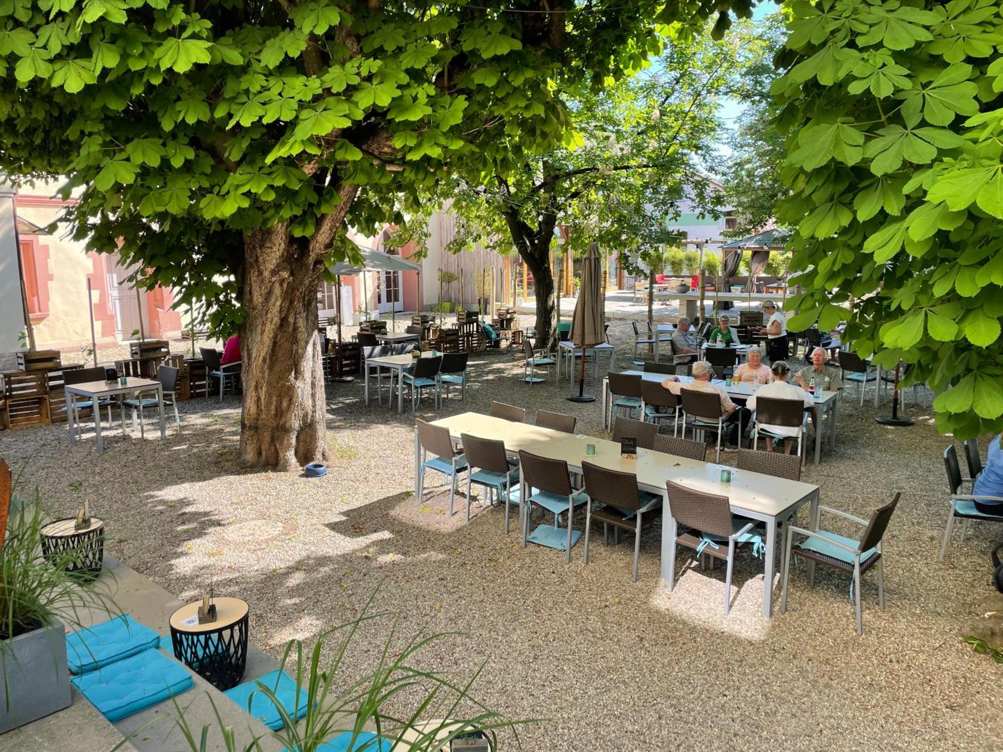 Zum Rayers Cafe-Restaurant & Boutique-Hotel Niederrotweil エクステリア 写真