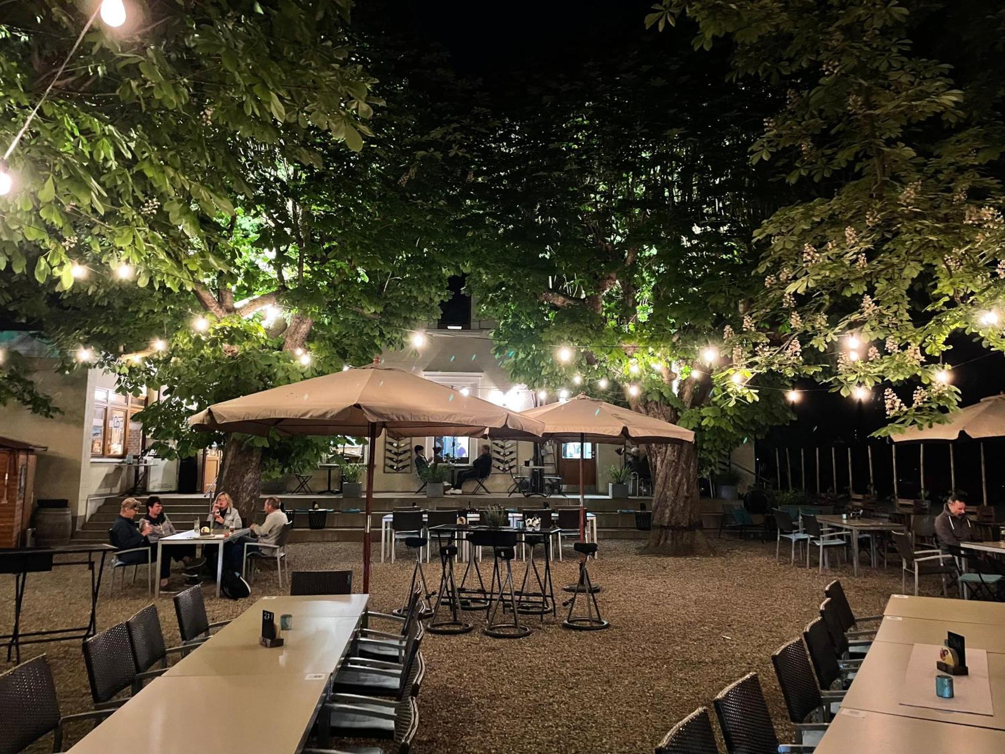 Zum Rayers Cafe-Restaurant & Boutique-Hotel Niederrotweil エクステリア 写真