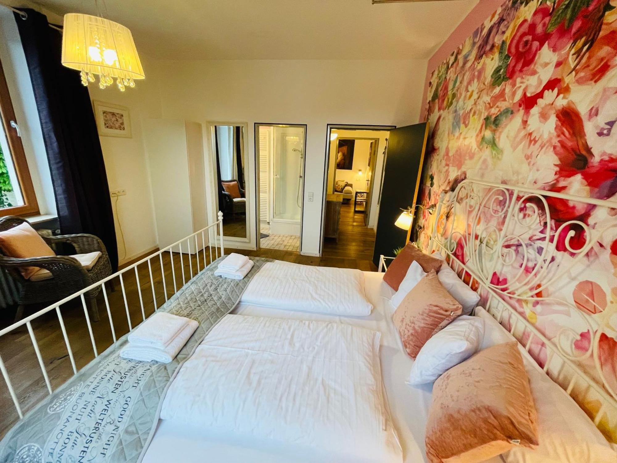 Zum Rayers Cafe-Restaurant & Boutique-Hotel Niederrotweil 部屋 写真