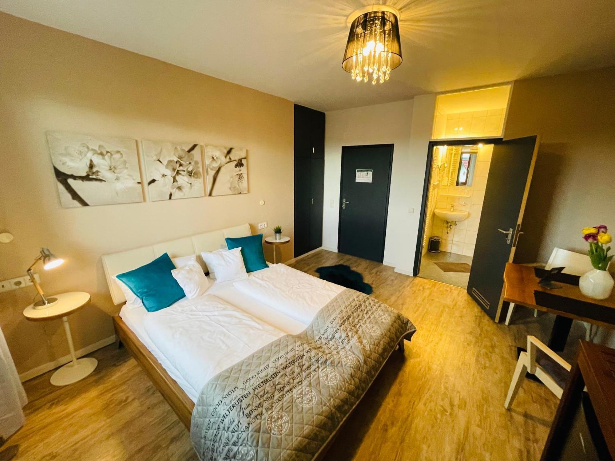 Zum Rayers Cafe-Restaurant & Boutique-Hotel Niederrotweil 部屋 写真