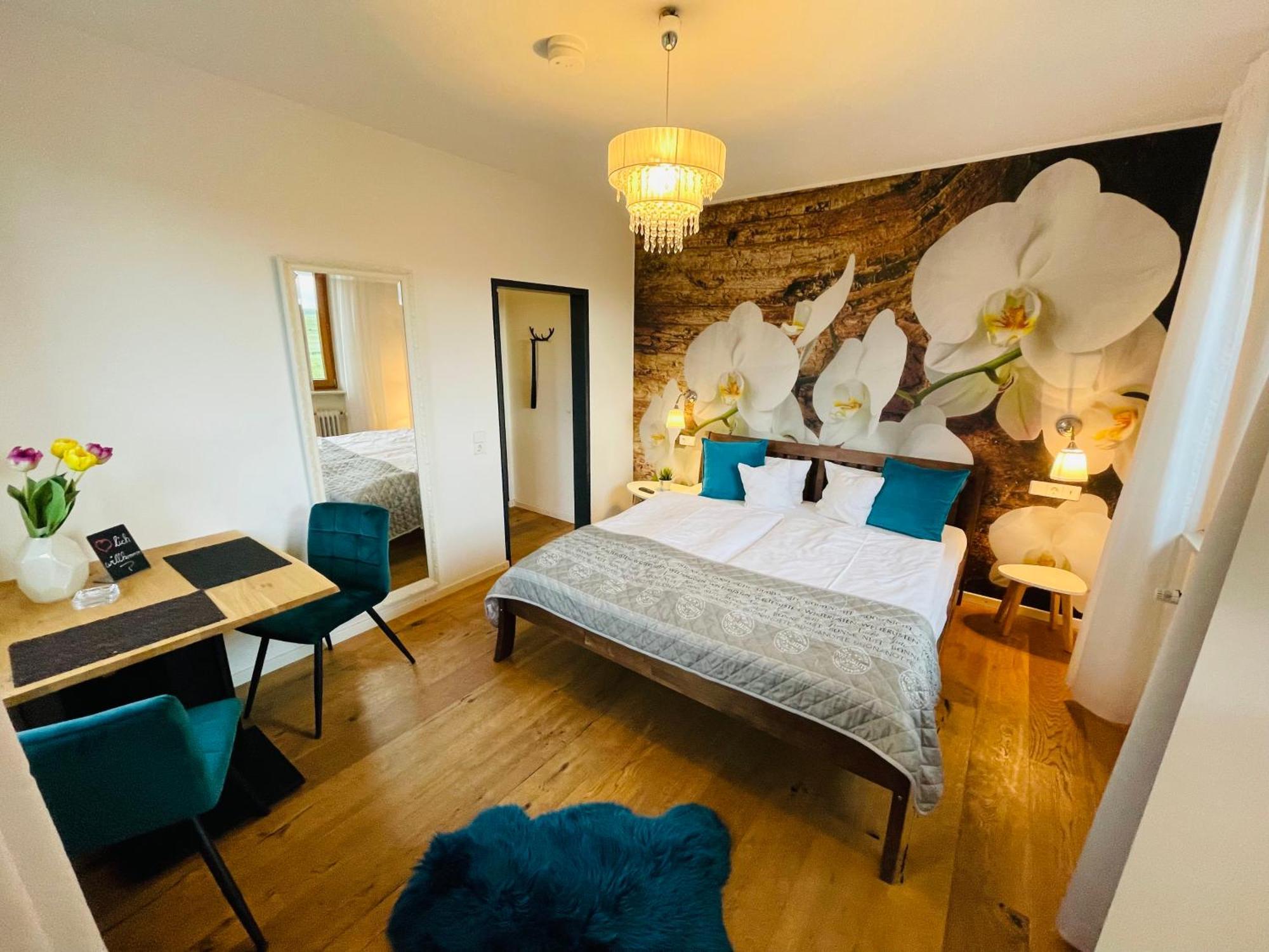 Zum Rayers Cafe-Restaurant & Boutique-Hotel Niederrotweil 部屋 写真
