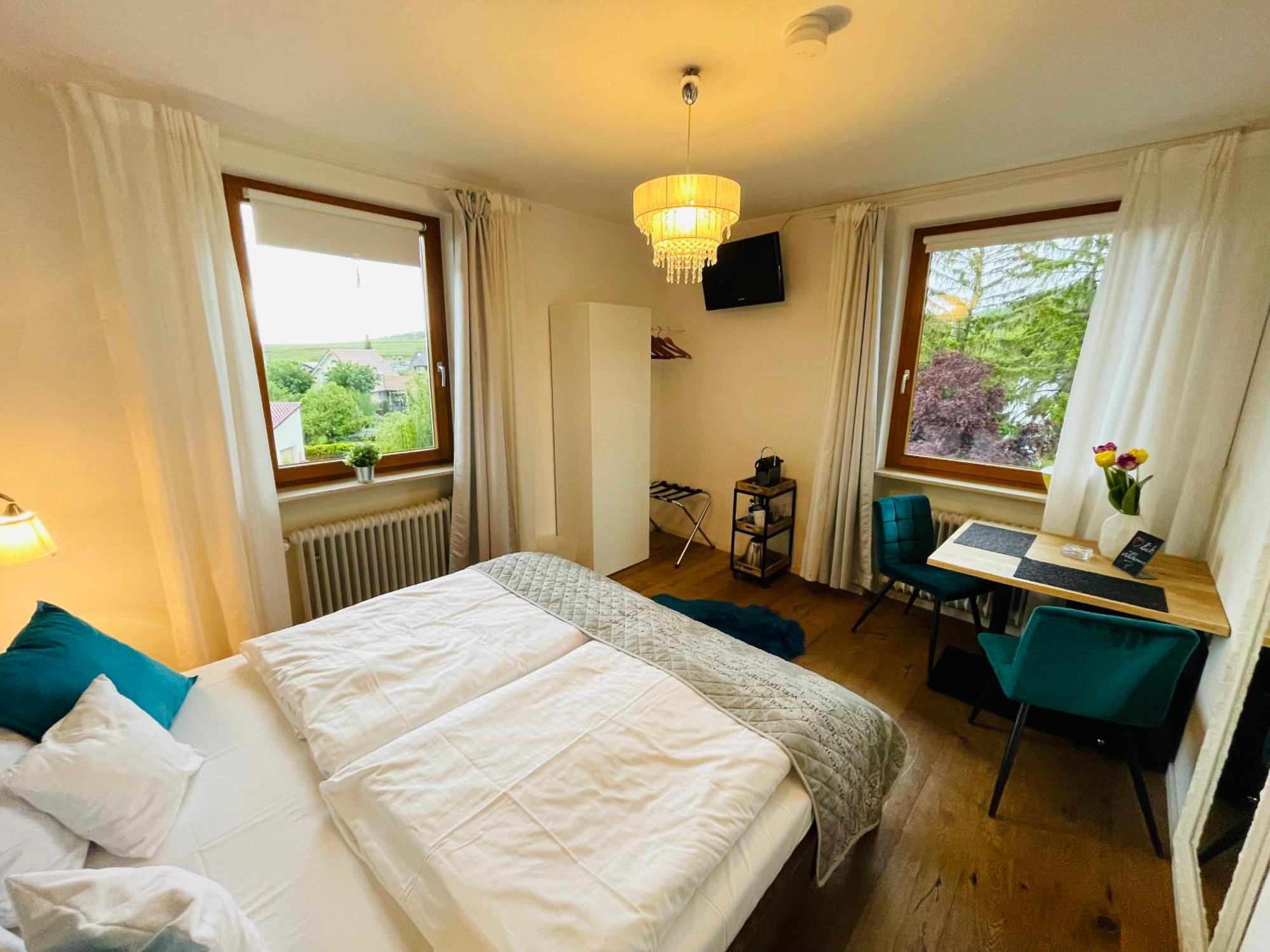 Zum Rayers Cafe-Restaurant & Boutique-Hotel Niederrotweil 部屋 写真