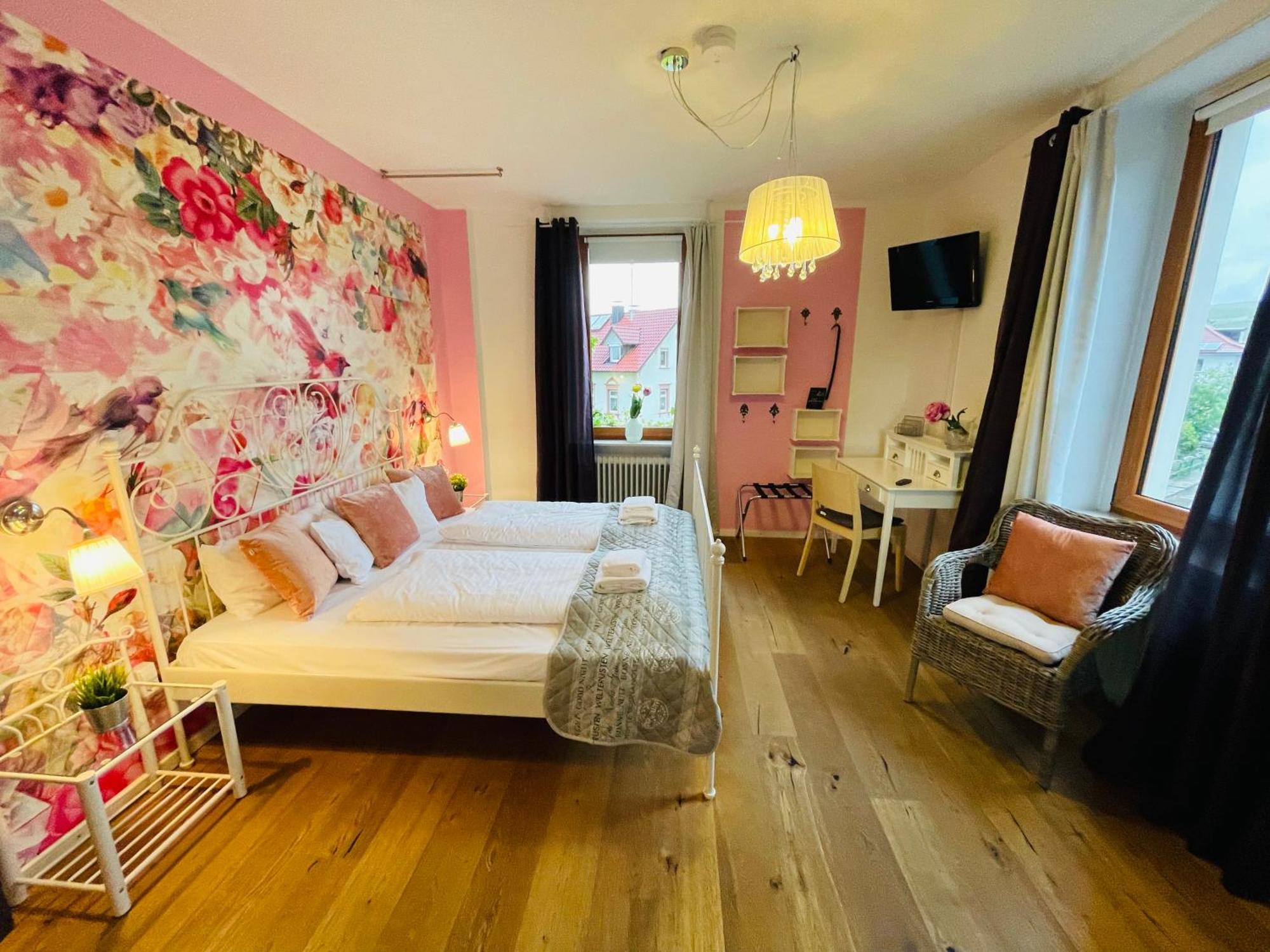 Zum Rayers Cafe-Restaurant & Boutique-Hotel Niederrotweil 部屋 写真